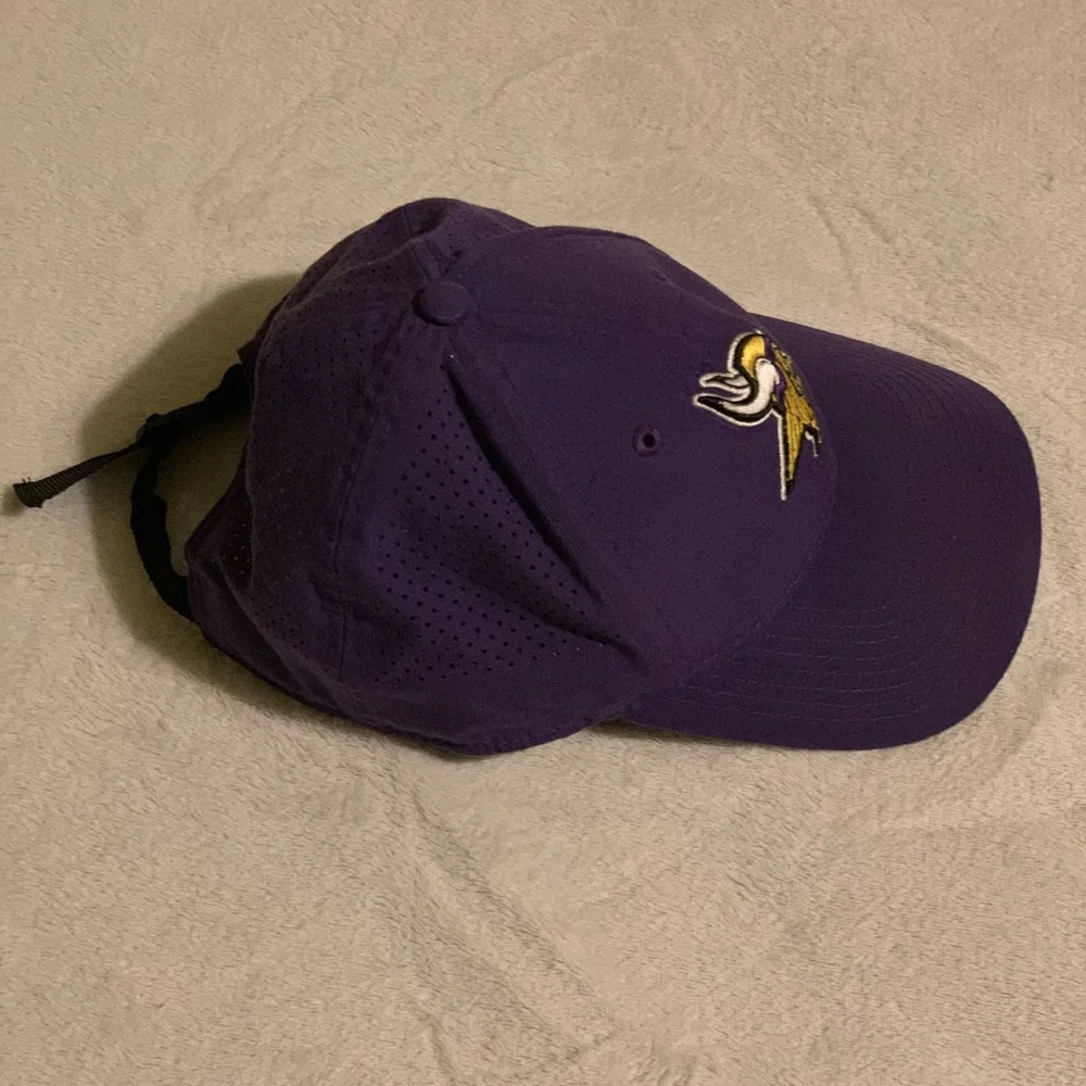 Minnesota Vikings hat - Picture 4 of 8